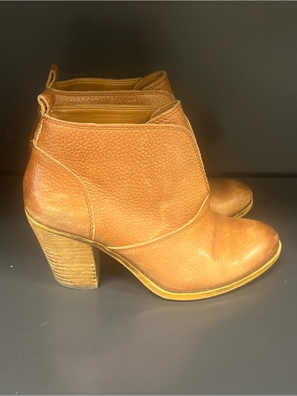 Lucky Brand Ehllen Tan Leather Stacked Heel Ankle Booties Boho Western Size 6